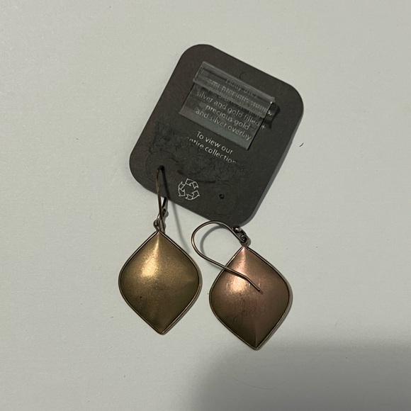 Holly Yashi Elegant Gold and Purple Earrings - Picture 2 of 2